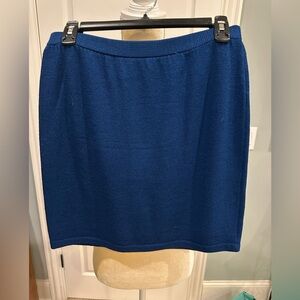 Elegant St John Knit Blue Skirt